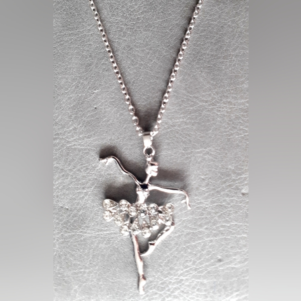 3/$20! Ballerina diamond pendant necklace - Picture 2 of 12